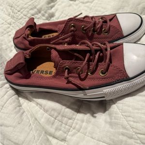 Women’s size 7 converse slip on shoes.
